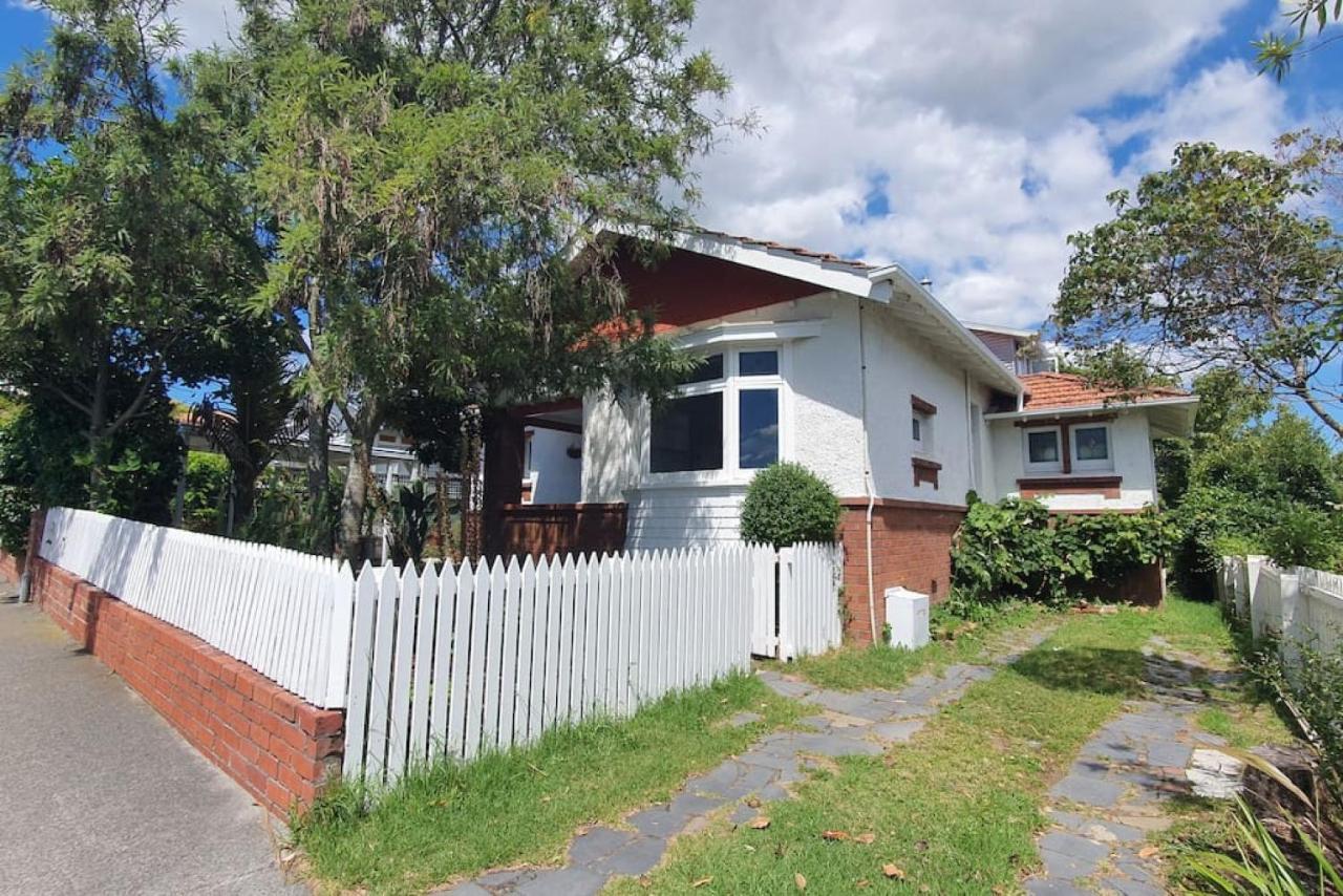 Bright And Modern Oasis In Kingsland Villa Auckland Exterior photo